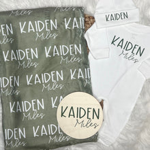 Load image into Gallery viewer, Personalized Name Blanket with set option