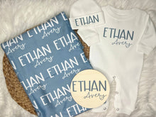 Load image into Gallery viewer, Personalized Name Blanket with set option