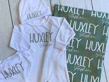 Load image into Gallery viewer, Personalized Name Blanket with set option