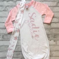 Load image into Gallery viewer, Personalized newborn raglan gown - photo 1