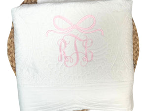 Heirloom Quilts - MONOGRAM WITH BOW DESIGN