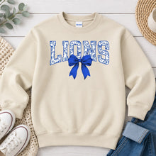 Load image into Gallery viewer, Toile Lions Blue Bow Sand
